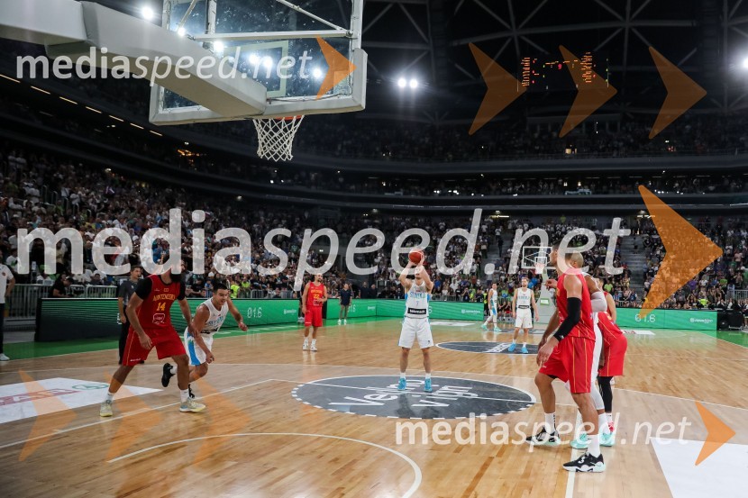  Klemen Prepelič, košarkarDončić navdušil Stožice, Slovenija premagala Črno goro