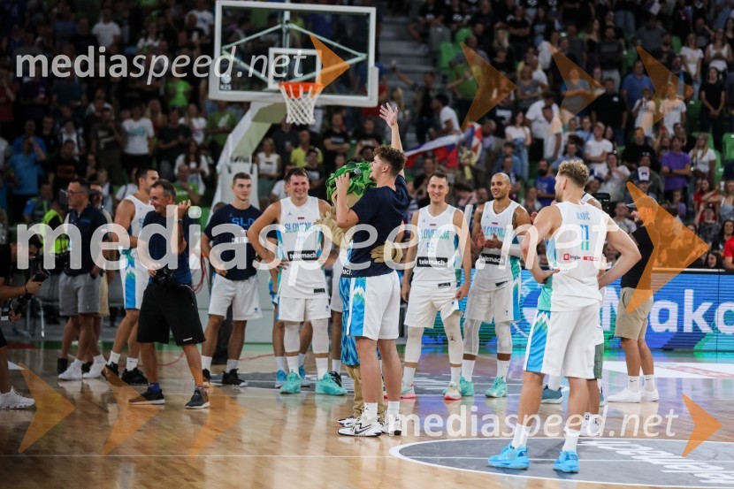 Dončić navdušil Stožice, Slovenija premagala Črno goro