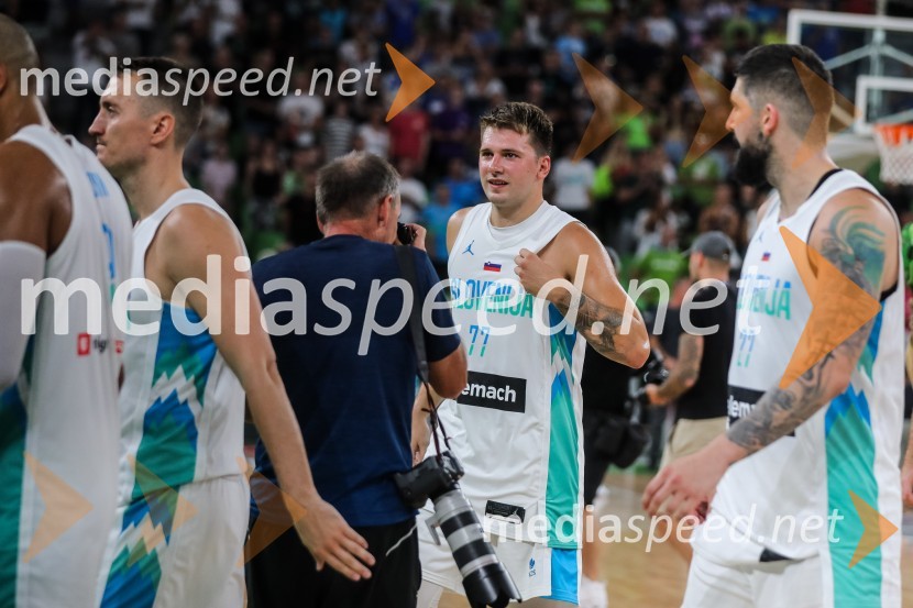  Luka  Dončić, košarkarDončić navdušil Stožice, Slovenija premagala Črno goro