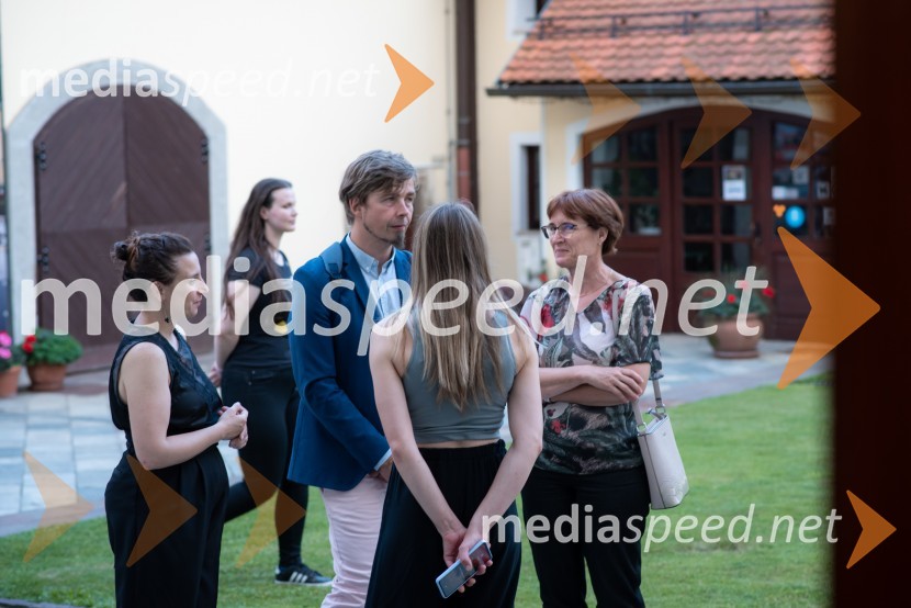  Marika Vicari, umetnica;  Jernej Forbici, slikar;  ... ;  Milena Doberšek, direktorica, Knjižnica Ivana Potrča PtujArt Stays 2023