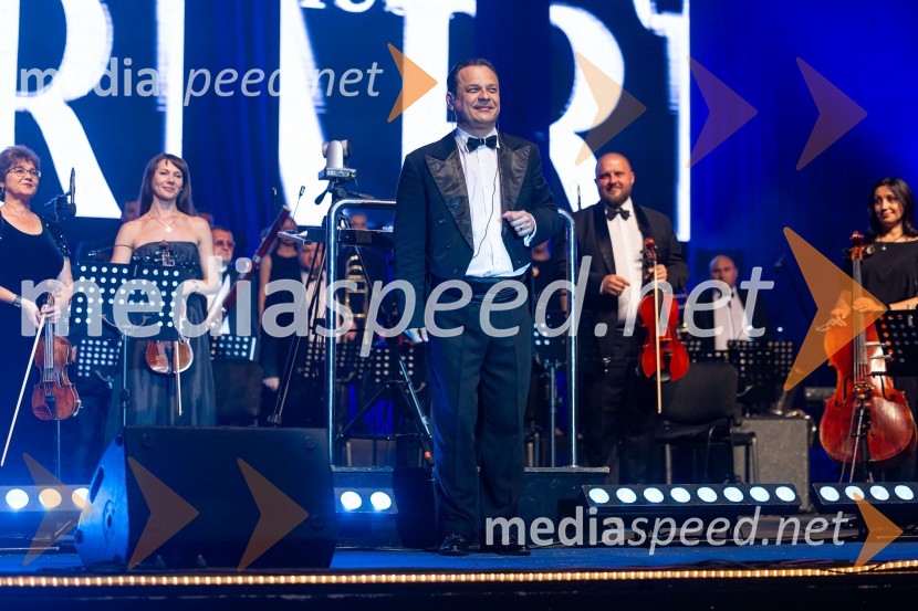  Sergej Černijak, dirigentNa Ljubljana Festivalu čarobna glasba iz Harryja Potterja