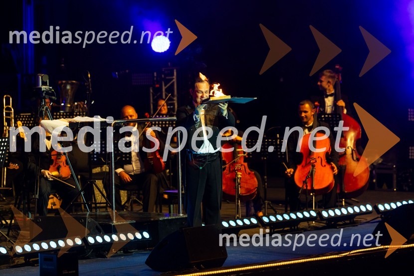  Sergej Černijak, dirigentNa Ljubljana Festivalu čarobna glasba iz Harryja Potterja