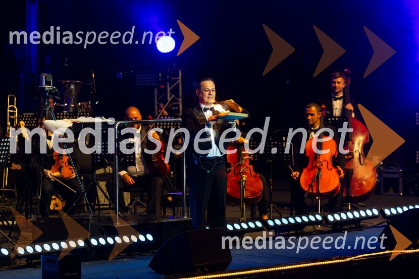  Sergej Černijak, dirigentNa Ljubljana Festivalu čarobna glasba iz Harryja Potterja