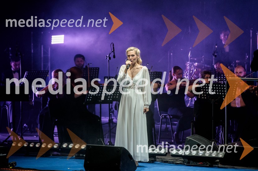  Johanna  Krumin, pevkaKoncert filmske glasbe Gospodarja prstanov in Hobita, 71. Ljubljana Festival