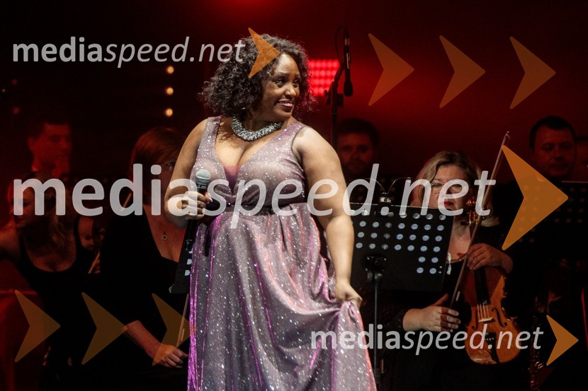  Solani Manyike, pevkaKoncert filmske glasbe Gospodarja prstanov in Hobita, 71. Ljubljana Festival