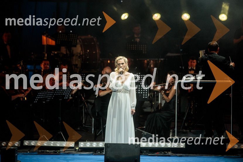  Johanna  Krumin, pevkaKoncert filmske glasbe Gospodarja prstanov in Hobita, 71. Ljubljana Festival