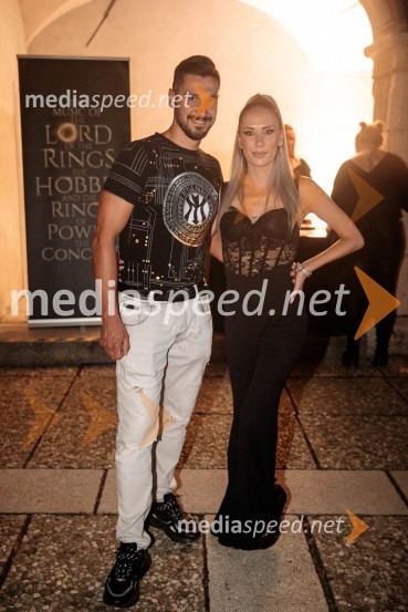  Aljaž  Gazdek;  Riya Damyanti, pevka, tiktokerkaKoncert filmske glasbe Gospodarja prstanov in Hobita, 71. Ljubljana Festival