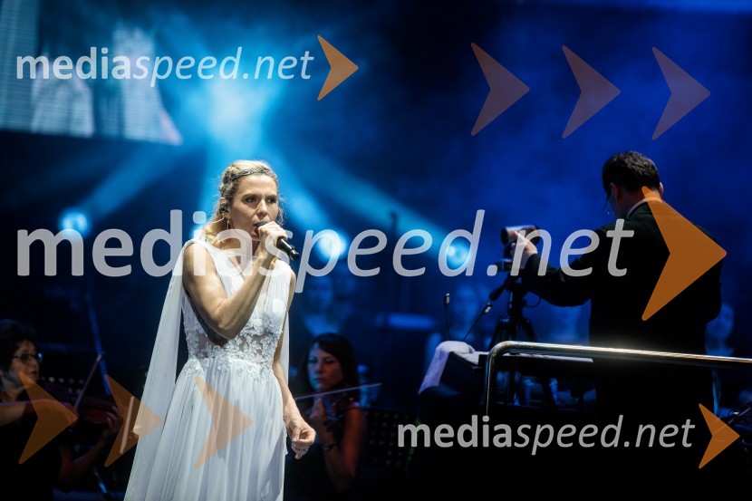  Johanna  Krumin, pevkaKoncert filmske glasbe Gospodarja prstanov in Hobita, 71. Ljubljana Festival