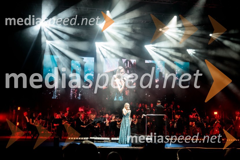  Johanna  Krumin, pevkaKoncert filmske glasbe Gospodarja prstanov in Hobita, 71. Ljubljana Festival