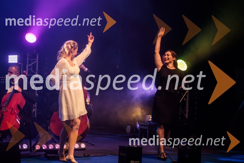  Johanna  Krumin, pevka;  ... Koncert filmske glasbe Gospodarja prstanov in Hobita, 71. Ljubljana Festival