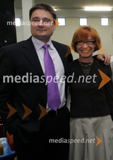 Tomaž Triler, Toyota in Irena Kocjan, direktorica marketinga Sava TyresDirka!, predstavitev reality show