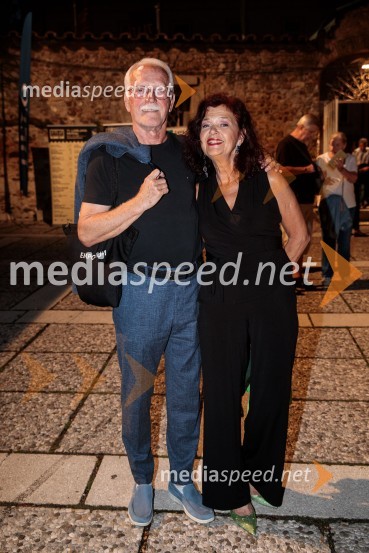  Andrej Guček, zdravnik; doc.dr. Nena Kopčavar Guček, zdravnicaPink Floyd z znamenito rock opero The Wall na 71. Ljubljana Festivalu