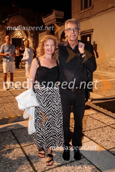 mag. Tadeja Kuhar,  Državna revizijska komisija;  Andrej  Kren, direktor PC BrdoPink Floyd z znamenito rock opero The Wall na 71. Ljubljana Festivalu