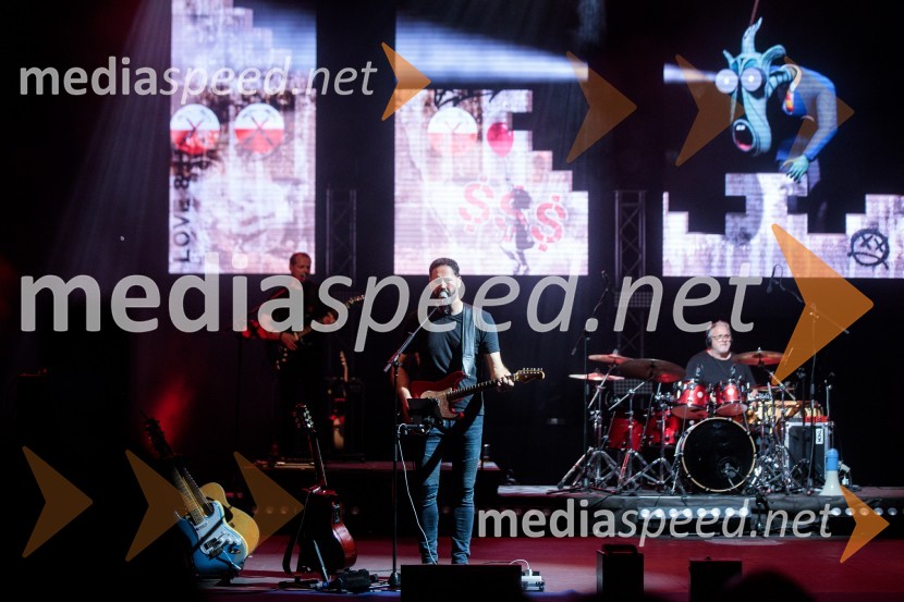  Michael Stockschläge, MeddlePink Floyd z znamenito rock opero The Wall na 71. Ljubljana Festivalu