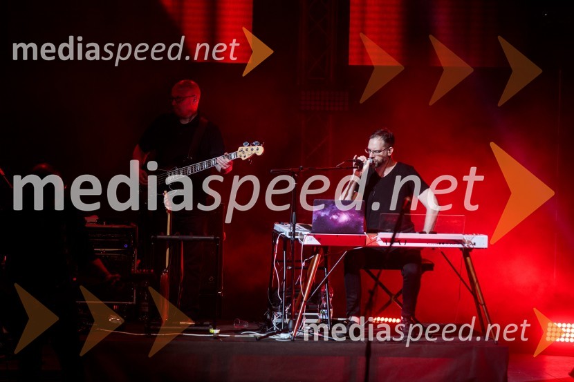  Bodo Munkewitz, bass, Meddle;  Marc Schieferdecker, MeddlePink Floyd z znamenito rock opero The Wall na 71. Ljubljana Festivalu