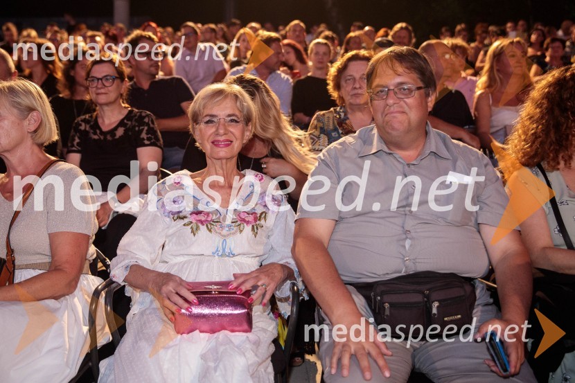  Metka  Premerl, slavistka;  Alan Premerl, turistični vodičFilmska glasba oskarjevca Hansa Zimmerja, 71. Ljubljana Festival