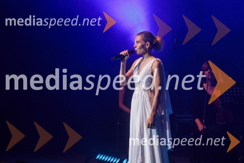  Johanna  Krumin, pevkaFilmska glasba oskarjevca Hansa Zimmerja, 71. Ljubljana Festival