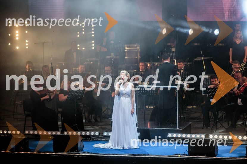  Johanna  Krumin, pevkaFilmska glasba oskarjevca Hansa Zimmerja, 71. Ljubljana Festival