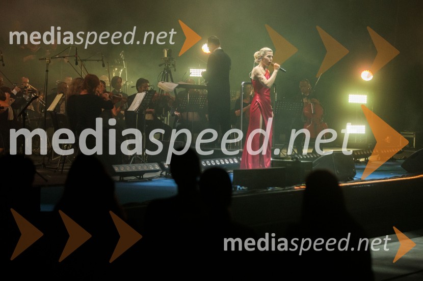  Johanna  Krumin, pevkaFilmska glasba oskarjevca Hansa Zimmerja, 71. Ljubljana Festival