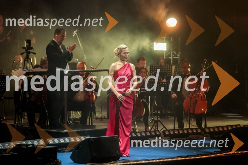  Johanna  Krumin, pevkaFilmska glasba oskarjevca Hansa Zimmerja, 71. Ljubljana Festival