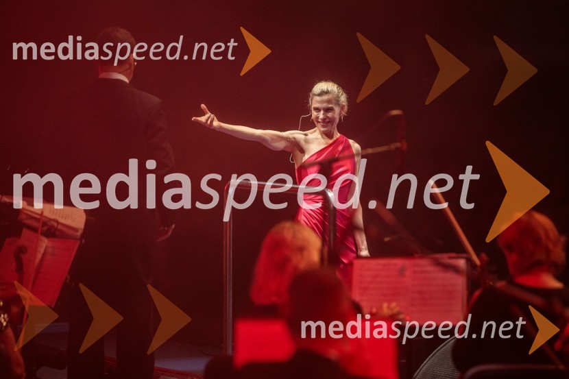  Johanna  Krumin, pevkaFilmska glasba oskarjevca Hansa Zimmerja, 71. Ljubljana Festival