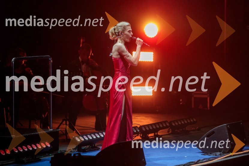  Johanna  Krumin, pevkaFilmska glasba oskarjevca Hansa Zimmerja, 71. Ljubljana Festival