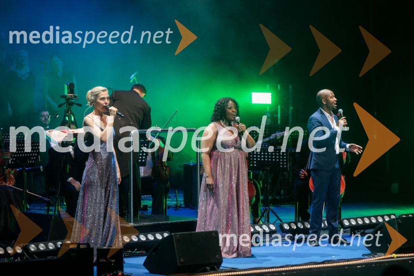  Johanna  Krumin, pevka;  Solani Manyike, pevka;  ... Filmska glasba oskarjevca Hansa Zimmerja, 71. Ljubljana Festival