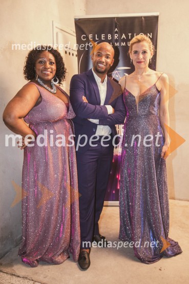  Solani Manyike, pevka;  ... ;  Johanna  Krumin, pevkaFilmska glasba oskarjevca Hansa Zimmerja, 71. Ljubljana Festival