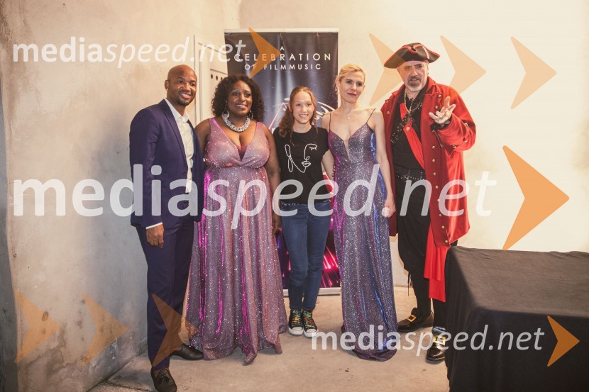  ... ;  Solani Manyike, pevka;  ... ;  Johanna  Krumin, pevka;  Jonathan Linsley, igralecFilmska glasba oskarjevca Hansa Zimmerja, 71. Ljubljana Festival