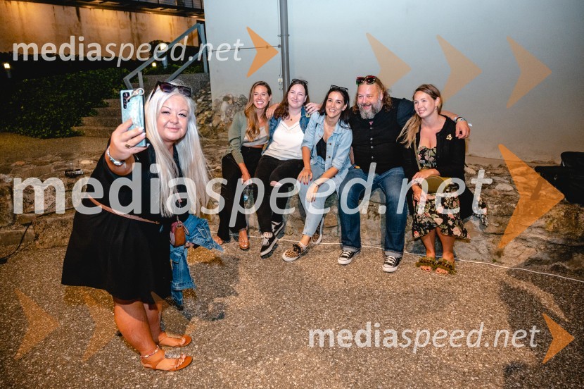  ... ;  ... ;  ... ;  ... ;  Martin Janežič - Buco, glasbenik, Hamo & Tribute 2 Love;  ... Dobrodelni koncert skupine Hamo & Tribute 2 Love v Minoritih