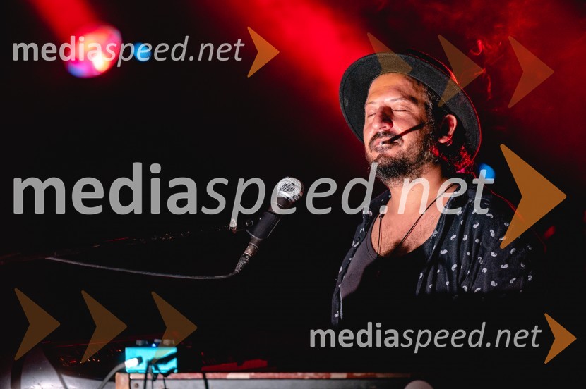  Denis Horvat - Duki, glasbenik, Hamo & Tribute 2 LoveDobrodelni koncert skupine Hamo & Tribute 2 Love v Minoritih