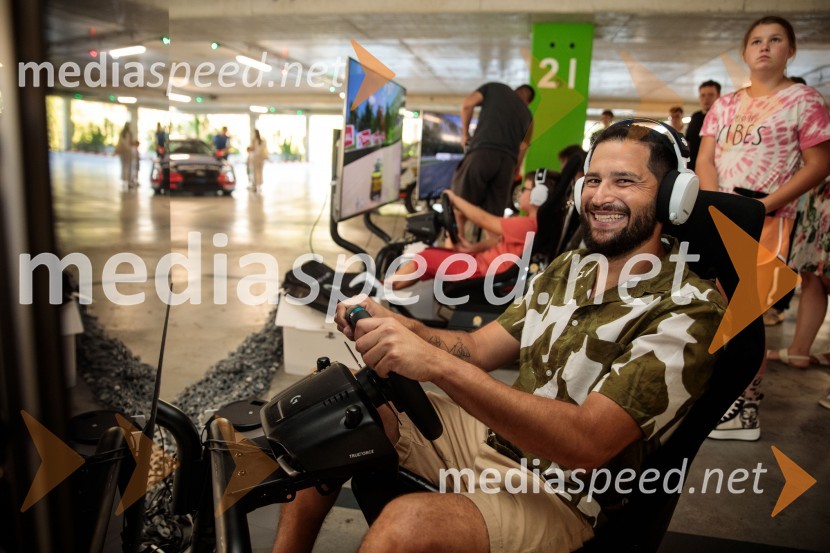  Uroš Bitenc, moderator, vplivnežGran Turismo, premiera v Cineplexx Ljubljana