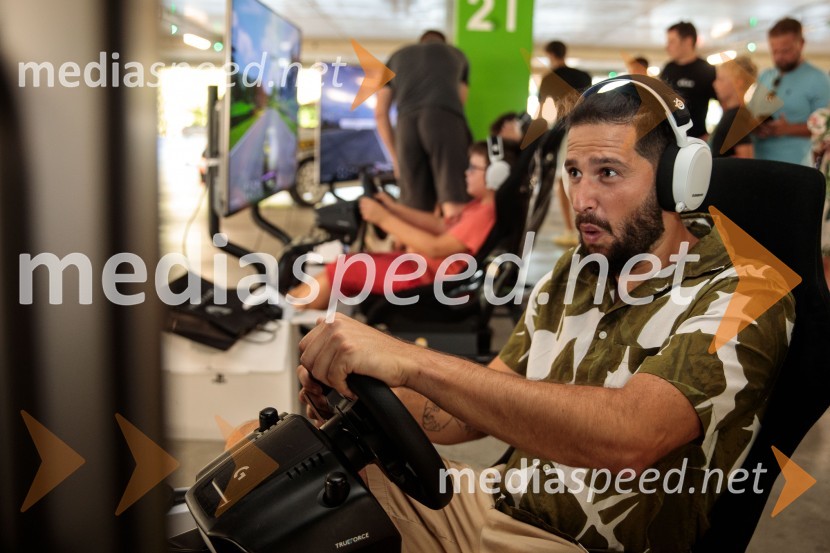  Uroš Bitenc, moderator, vplivnežGran Turismo, premiera v Cineplexx Ljubljana