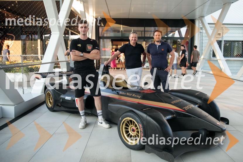  Mark Ivanov;  Matjaž Tomlje, poslovnež, glavni urednik revije Avto Šport;  ... Gran Turismo, premiera v Cineplexx Ljubljana