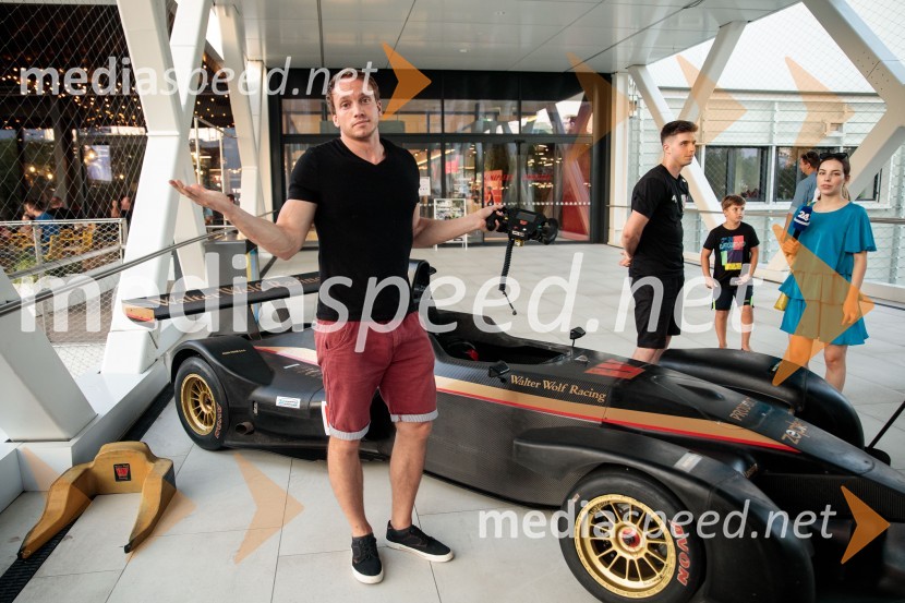  Andrei Lenart, igralecGran Turismo, premiera v Cineplexx Ljubljana