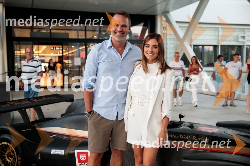  Klemen Furlan, CEO, Giro Car Share;  Špela  Jereb, televizijska voditeljicaGran Turismo, premiera v Cineplexx Ljubljana