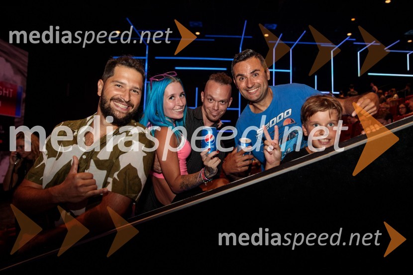  Uroš Bitenc, moderator, vplivnež;  ... ;  ... ;  Dino Hajderović, igralec;  ... Gran Turismo, premiera v Cineplexx Ljubljana