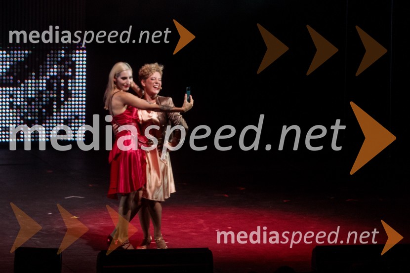  Sara Briški Cirman - Raiven, pevka, harfistka;  Tanja Pečenko, pevka, igralka, plesalkaSodobni pop-rock muzikal Povodni mož ponovno na Ljubljana Festivalu