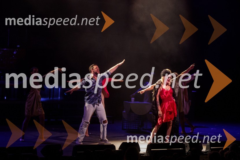  Sara Briški Cirman - Raiven, pevka, harfistkaSodobni pop-rock muzikal Povodni mož ponovno na Ljubljana Festivalu