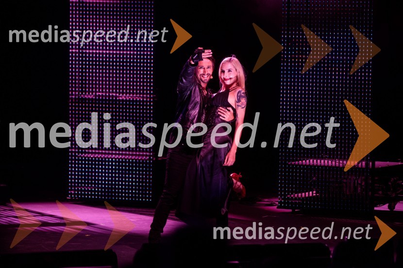  Jure Kopušar, igralec;  Sara Briški Cirman - Raiven, pevka, harfistkaSodobni pop-rock muzikal Povodni mož ponovno na Ljubljana Festivalu