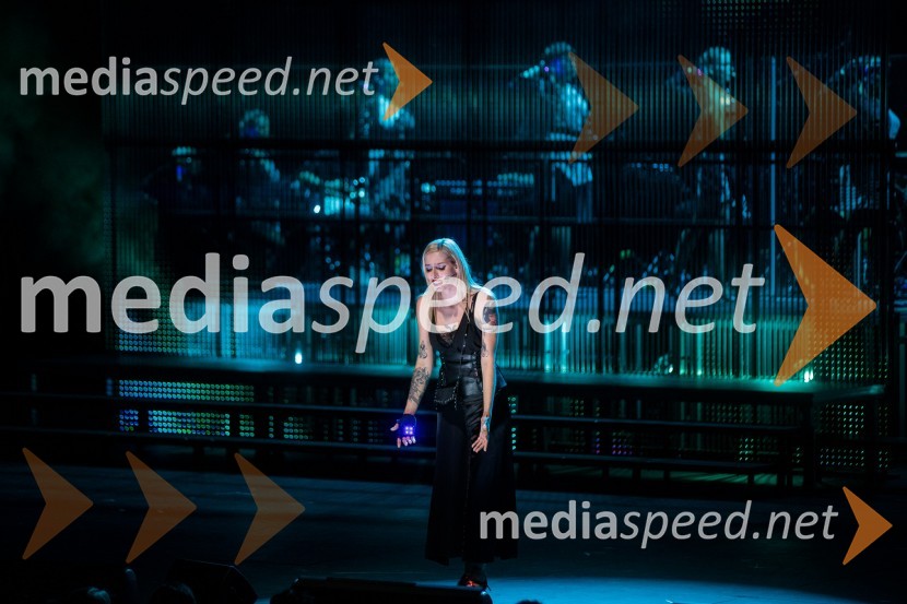  Sara Briški Cirman - Raiven, pevka, harfistkaSodobni pop-rock muzikal Povodni mož ponovno na Ljubljana Festivalu