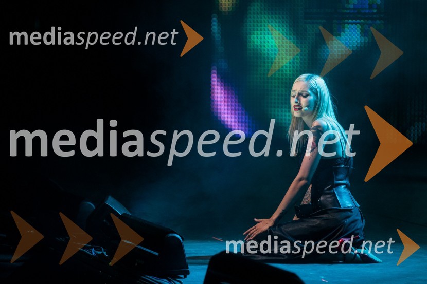  Sara Briški Cirman - Raiven, pevka, harfistkaSodobni pop-rock muzikal Povodni mož ponovno na Ljubljana Festivalu