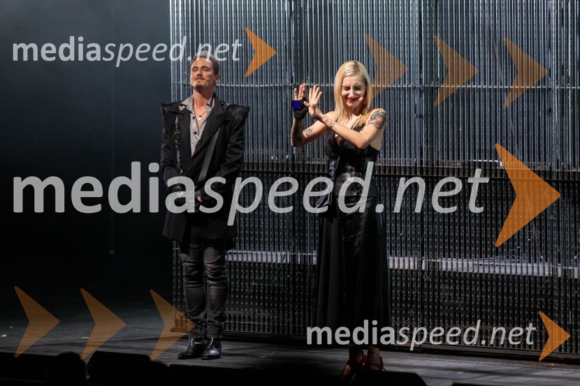  Luka Markus Štajer, pevec, igralec;  Sara Briški Cirman - Raiven, pevka, harfistkaSodobni pop-rock muzikal Povodni mož ponovno na Ljubljana Festivalu