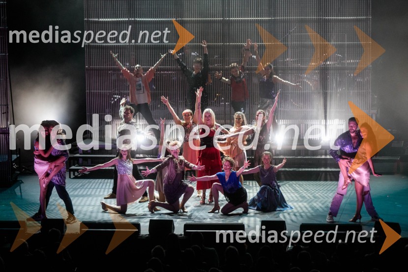  Sara Briški Cirman - Raiven, pevka, harfistkaSodobni pop-rock muzikal Povodni mož ponovno na Ljubljana Festivalu