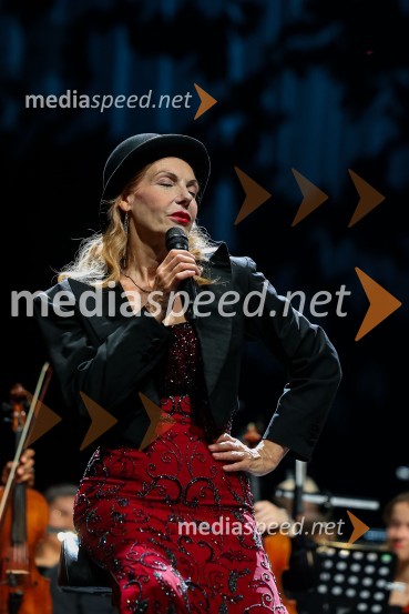  Ute Lemper, pevkaUte Lemper in Slovenski mladinski orkester, 71. Ljubljana Festival