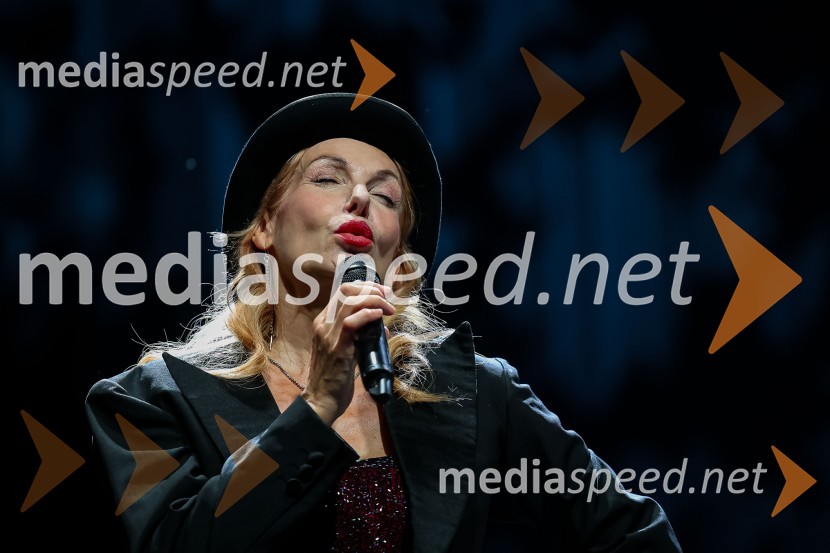  Ute Lemper, pevkaUte Lemper in Slovenski mladinski orkester, 71. Ljubljana Festival