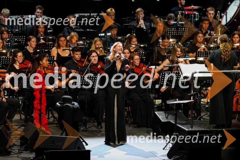  Ute Lemper, pevkaUte Lemper in Slovenski mladinski orkester, 71. Ljubljana Festival