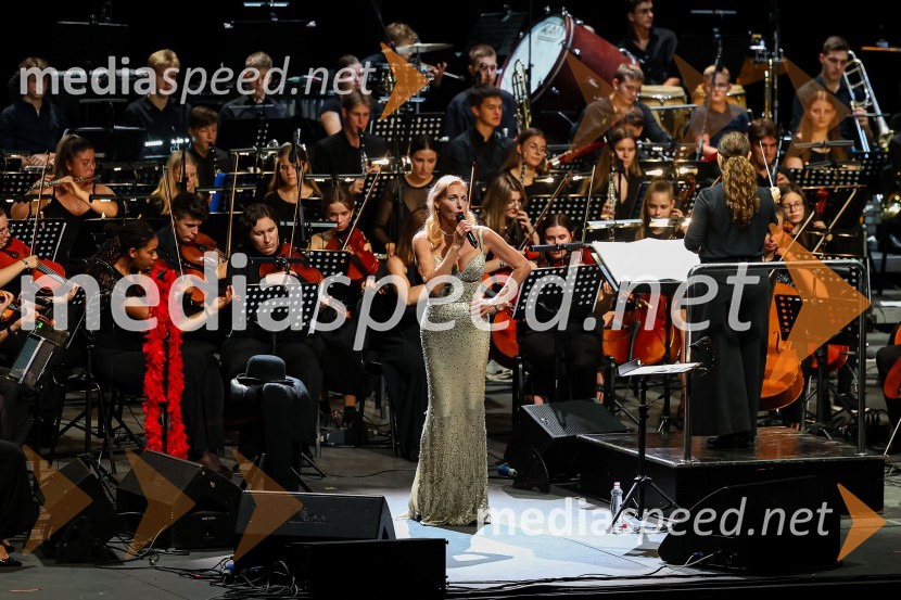  Ute Lemper, pevkaUte Lemper in Slovenski mladinski orkester, 71. Ljubljana Festival