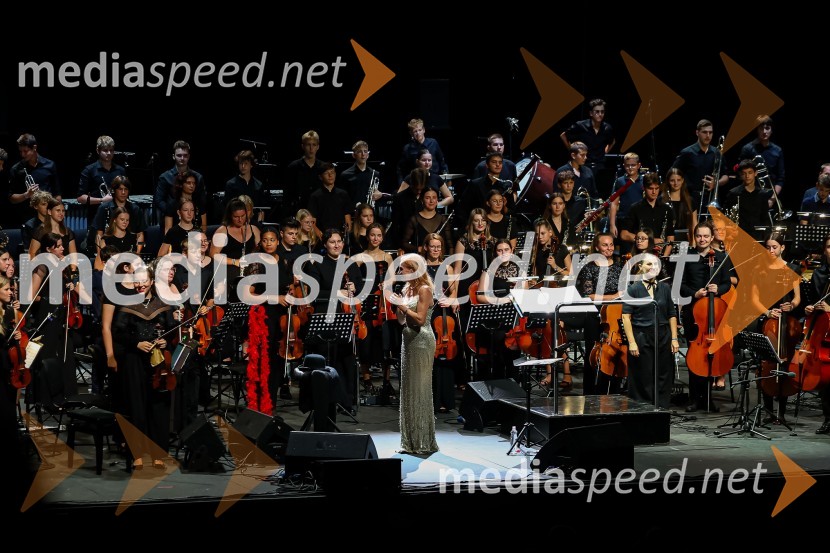  Ute Lemper, pevkaUte Lemper in Slovenski mladinski orkester, 71. Ljubljana Festival