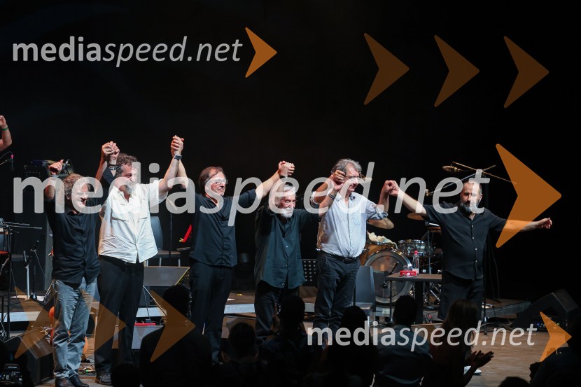  Aljoša Kosor, skupina Bossa de novo;  Marko Gregorič, pisec besedil, član skupine Bossa Bossa de Novo;  Primož Vitez, glasbenik, dramaturg, prevajalec, član skupine Bossa de Novo;  Cesar Camargo Mariano, pianist;  Mitja Vrhovnik Smrekar, skladatelj, član skupine Bossa de Novo;  Sergej Ranđelović, glasbenik, član skupine Bossa de NovoBossa de Novo & Cesar Camargo Mariano na 71. Ljubljana Festivalu